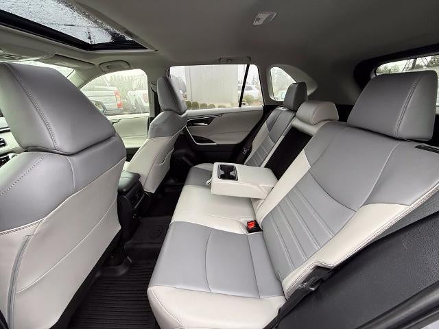 2020 Toyota RAV4 XLE Premium AWD (Natl)