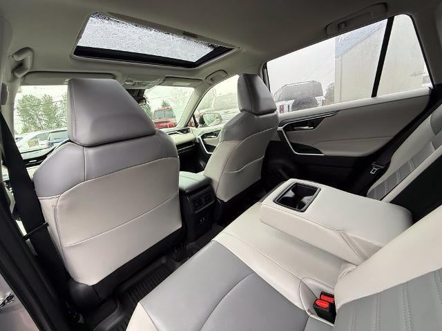 2020 Toyota RAV4 XLE Premium AWD (Natl)