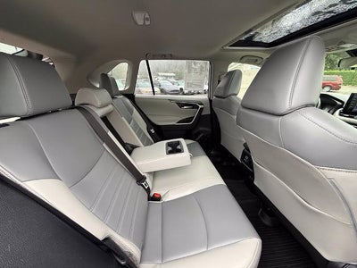 2020 Toyota RAV4 XLE Premium AWD (Natl)