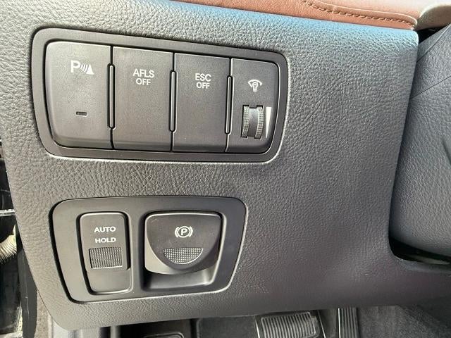 2011 Hyundai GENESIS 4dr Sdn V8