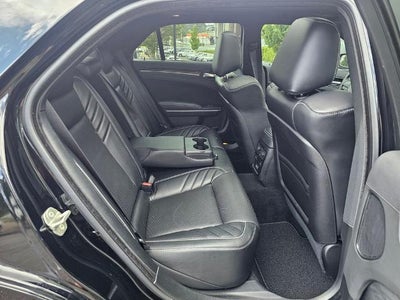 2023 Chrysler 300 300C RWD