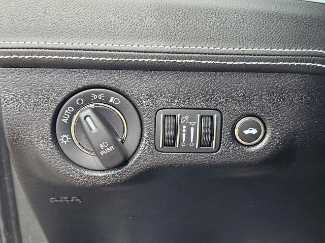 2023 Chrysler 300 300C RWD