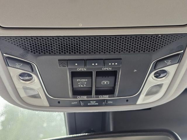 2016 Honda Pilot AWD 4dr Elite with DVD Rear Entertainment System and Navigation