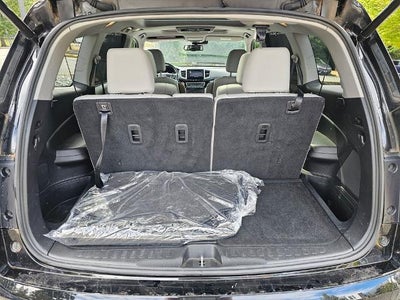 2016 Honda Pilot AWD 4dr Elite with DVD Rear Entertainment System and Navigation