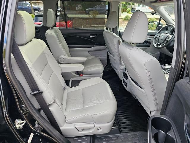 2016 Honda Pilot AWD 4dr Elite with DVD Rear Entertainment System and Navigation