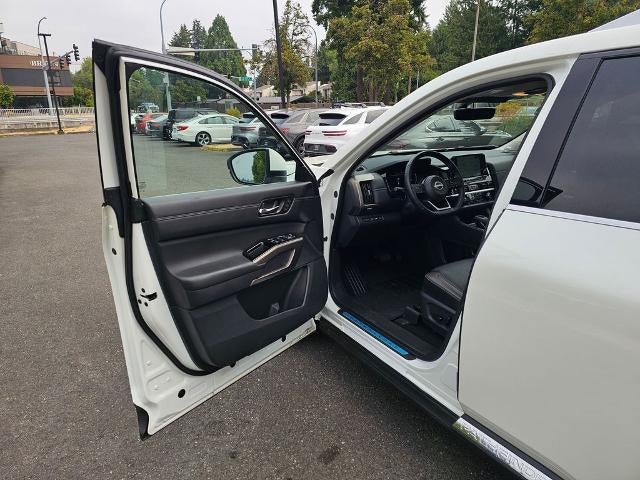 2024 Nissan Pathfinder Platinum 4WD