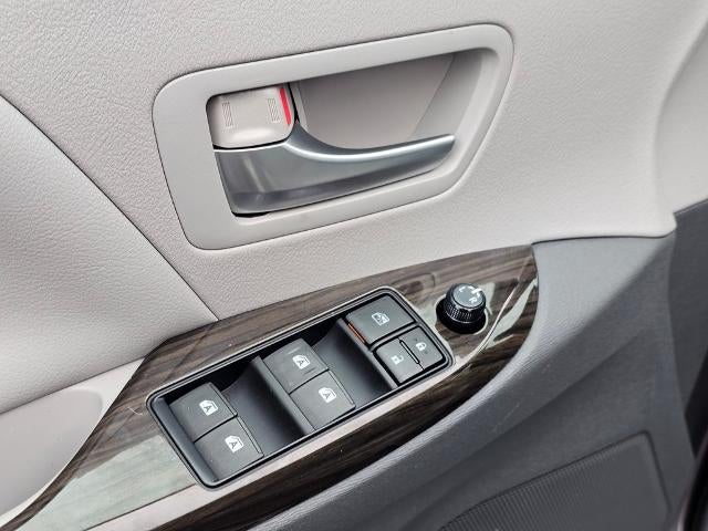 2015 Toyota Sienna 5dr 8-Pass Van XLE FWD (Natl)