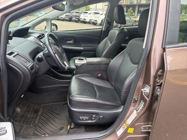 2015 Toyota Prius v 5dr Wgn Five (Natl)