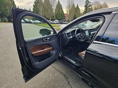 2019 Volvo XC60 T5 AWD Momentum