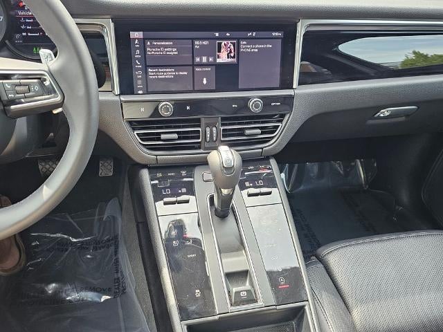 2025 Porsche Macan AWD