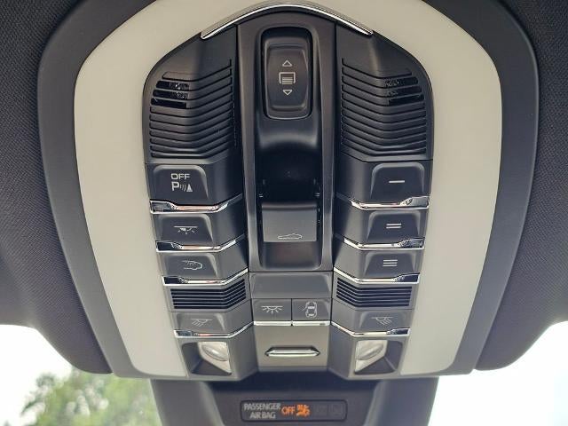 2025 Porsche Macan AWD
