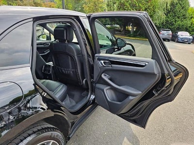2025 Porsche Macan AWD