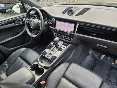 2025 Porsche Macan AWD