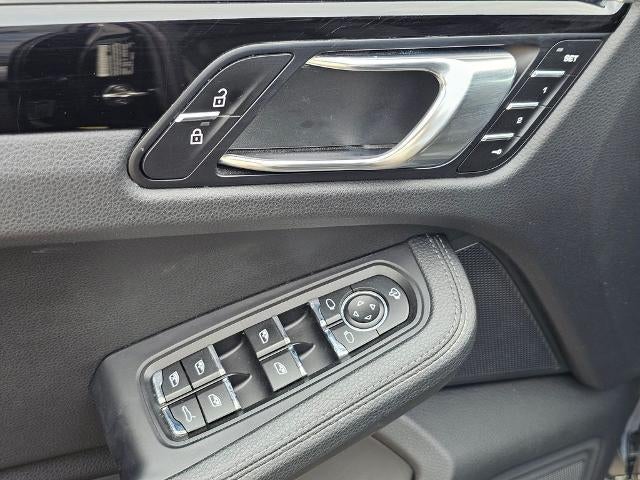 2025 Porsche Macan AWD