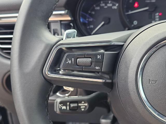 2025 Porsche Macan AWD