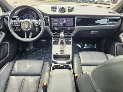2025 Porsche Macan AWD