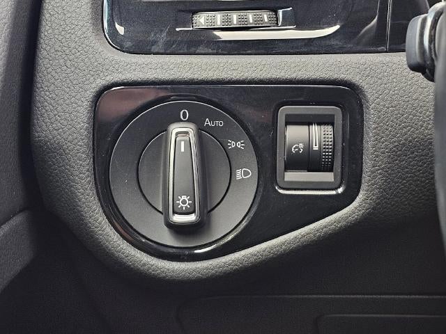 2017 Volkswagen Golf R 4-Door DSG w/DCC/Nav