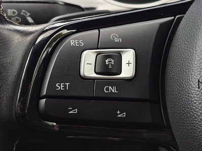 2017 Volkswagen Golf R 4-Door DSG w/DCC/Nav