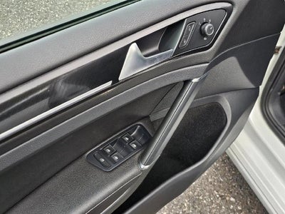 2017 Volkswagen Golf R 4-Door DSG w/DCC/Nav