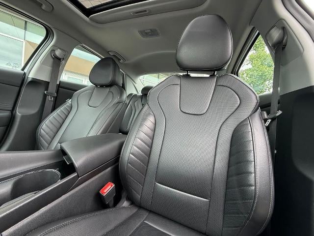 2025 Hyundai ELANTRA Limited IVT