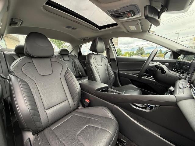 2025 Hyundai ELANTRA Limited IVT
