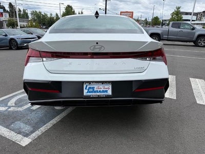 2025 Hyundai ELANTRA Limited IVT