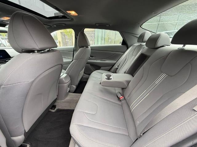 2024 Hyundai ELANTRA SEL IVT