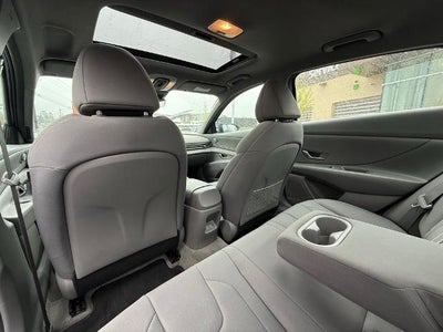 2024 Hyundai ELANTRA SEL IVT
