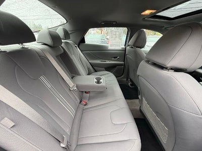 2024 Hyundai ELANTRA SEL IVT