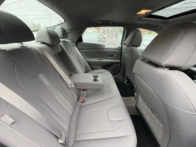 2024 Hyundai ELANTRA SEL IVT