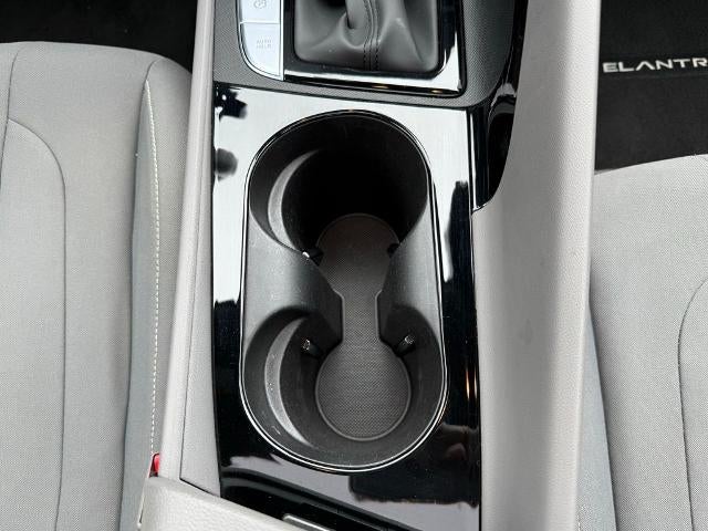 2024 Hyundai ELANTRA SEL IVT