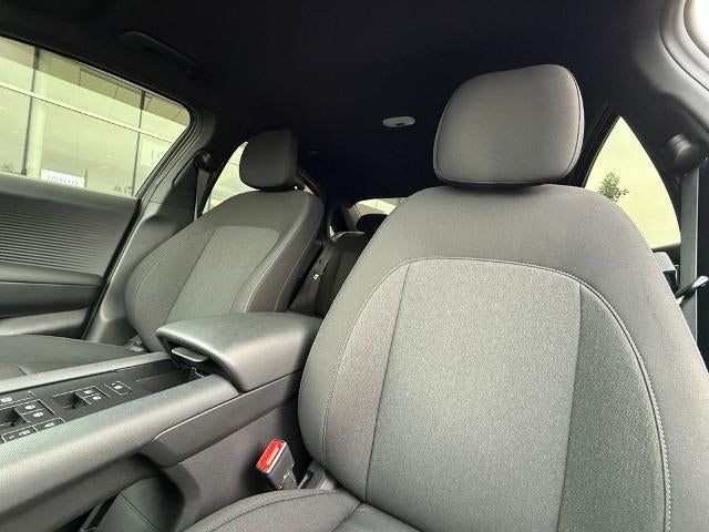 2025 Hyundai IONIQ 6 SE Standard Range RWD