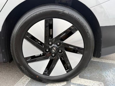 2025 Hyundai IONIQ 6 SE Standard Range RWD