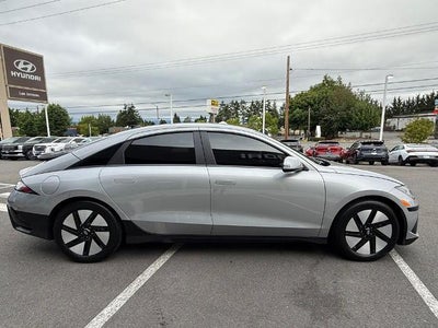 2025 Hyundai IONIQ 6 SE Standard Range RWD