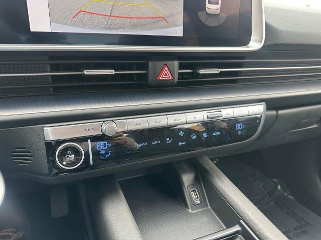 2024 Hyundai IONIQ 6 SE Standard Range RWD