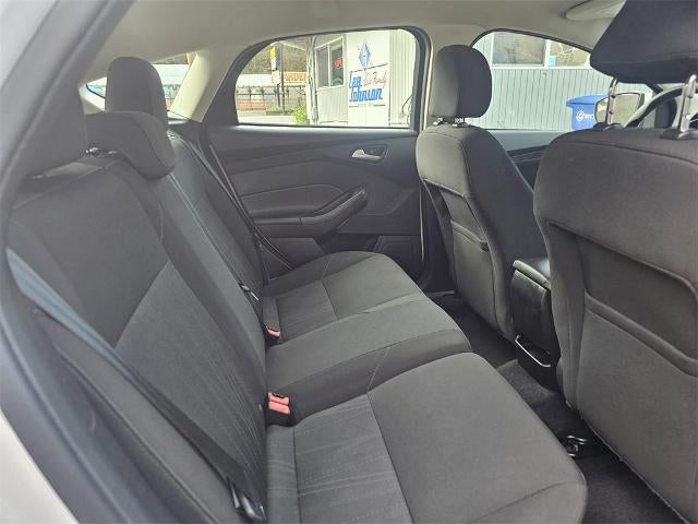 2015 Ford Focus 5dr HB SE