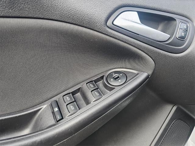 2015 Ford Focus 5dr HB SE