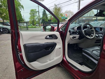 2018 Chrysler Pacifica Limited FWD