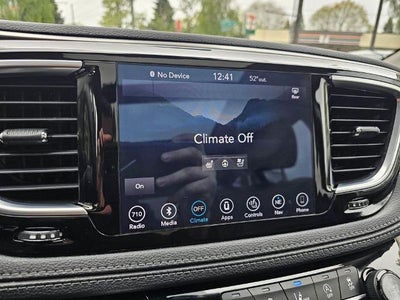 2018 Chrysler Pacifica Limited FWD