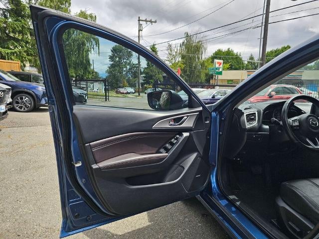 2018 Mazda Mazda3 5-Door Touring Auto