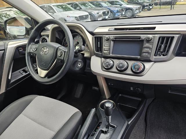 2015 Toyota RAV4 AWD 4dr LE (Natl)