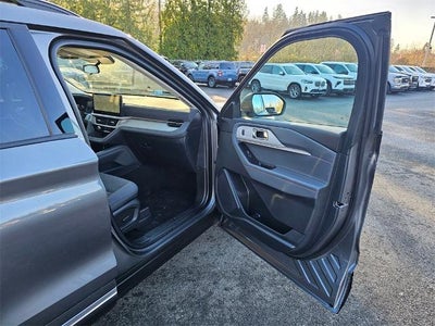 2025 Ford Explorer Active 4WD
