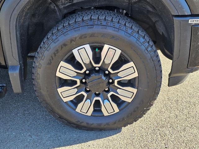 2025 GMC Sierra 3500HD Crew Cab Standard Box 4-Wheel Drive Denali