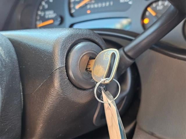 2006 GMC Sierra 1500 2WD Extended Cab Standard Box Work Truck