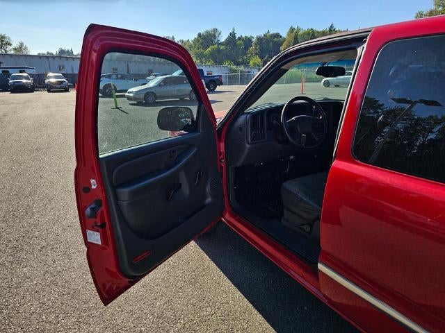 2006 GMC Sierra 1500 2WD Extended Cab Standard Box Work Truck