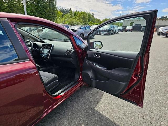 2017 Nissan LEAF SV Hatchback