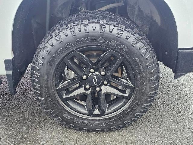 2022 Chevrolet Silverado 1500 Crew Cab Short Box 4-Wheel Drive LT Trail Boss