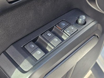 2019 Toyota Tacoma 2WD 2WD SR5 Double Cab 6' Bed V6 AT (GS)