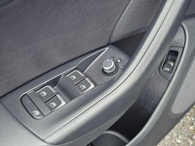 2018 Audi Q3 2.0 TFSI Premium quattro AWD