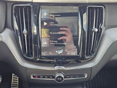 2018 Volvo XC60 T8 eAWD Plug-In Hybrid R-Design